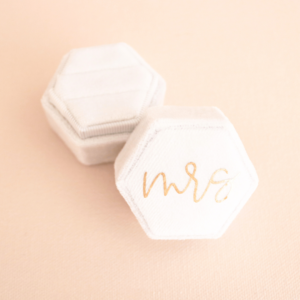 Mrs Velvet Ring Box - Image 2